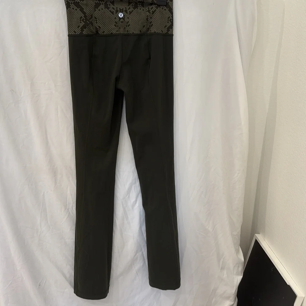 Lululemon Groove Pant green with snake skin long pant see measurements - Picture 5 of 5